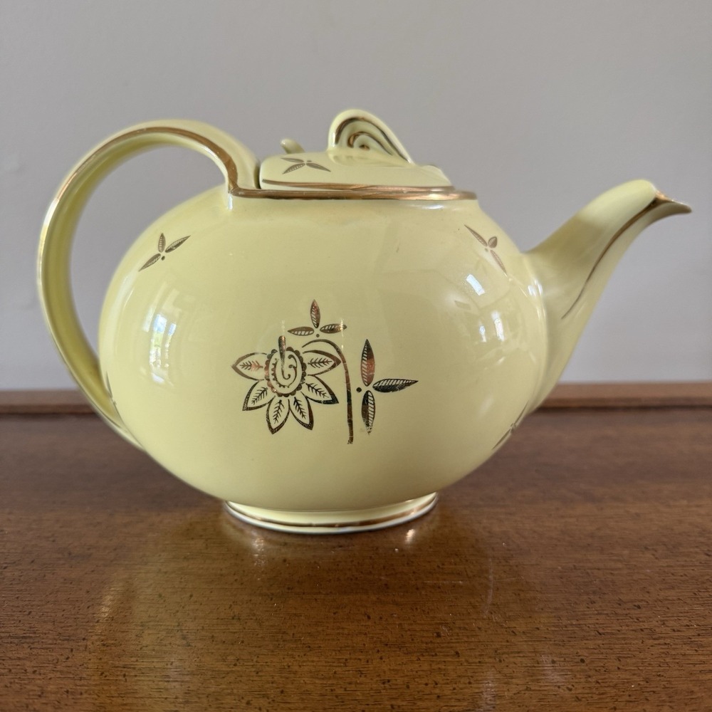 HALL USA POTTERY 6 Cup TEAPOT  0759 Pale Yellow W/Gold Accents 1940's-60's
